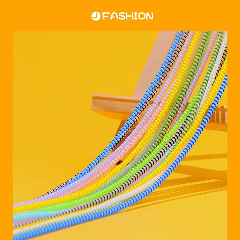 Защитный спиральный чехол из Т – обзор и цена Coiled Usb Cable